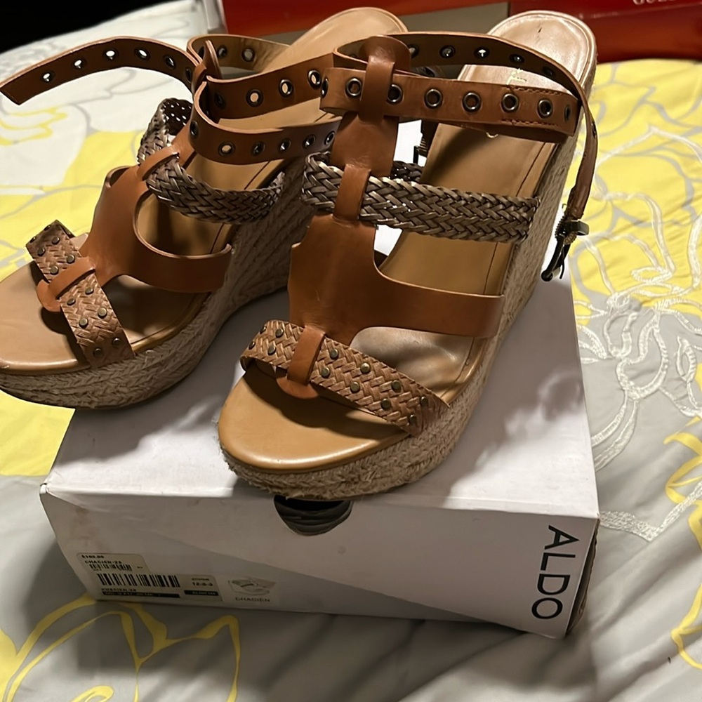 Aldo women wedge Sandle Us size 9